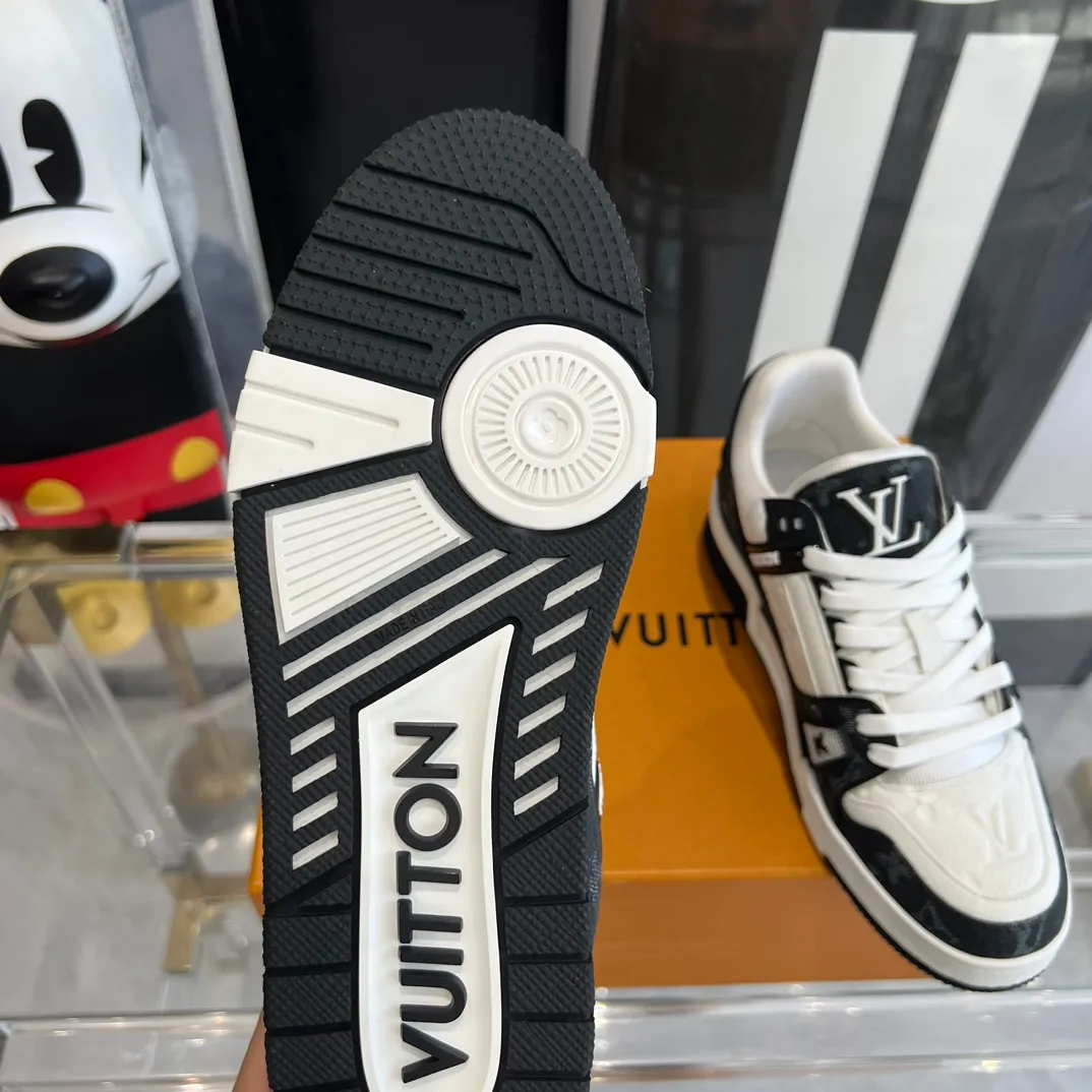 👟👟Ex-factory price 840👟👟 Women's shoes factory Couple model 👫LV Trainer series basketball sneakers🌟 Original molded TPU outsole The texture is the same as the original ⚠️Original development Top version All details are consistent with the original ⚠️ Size: 35-45
